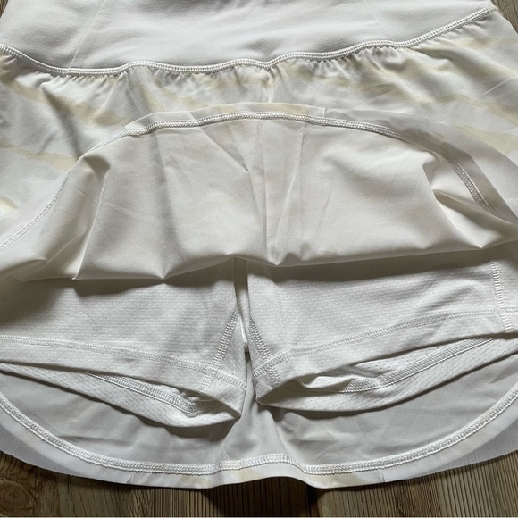 Calia Athletic Skort Small White Ivory Tulip Hem Size M Golf Tennis Pickleball - Picture 4 of 13